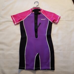 Sporti wetsuit girls size 9/10 purple pink black 1/2 zipper EUC